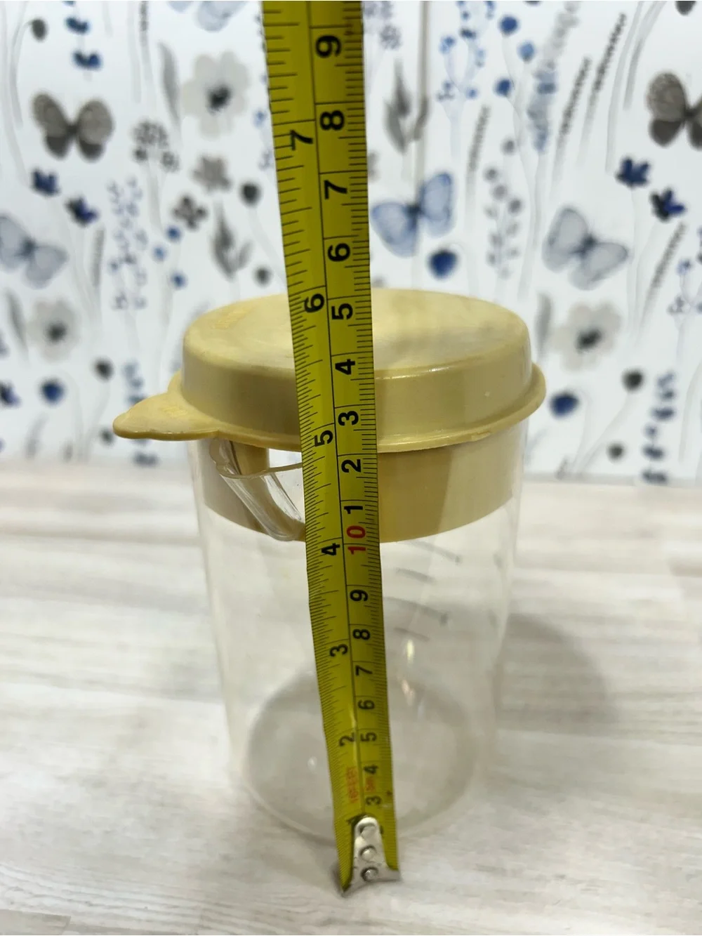 Vintage Measuring Cup Container 2 Cup 16 Oz Pourer Strainer Lid Retro Kitchen